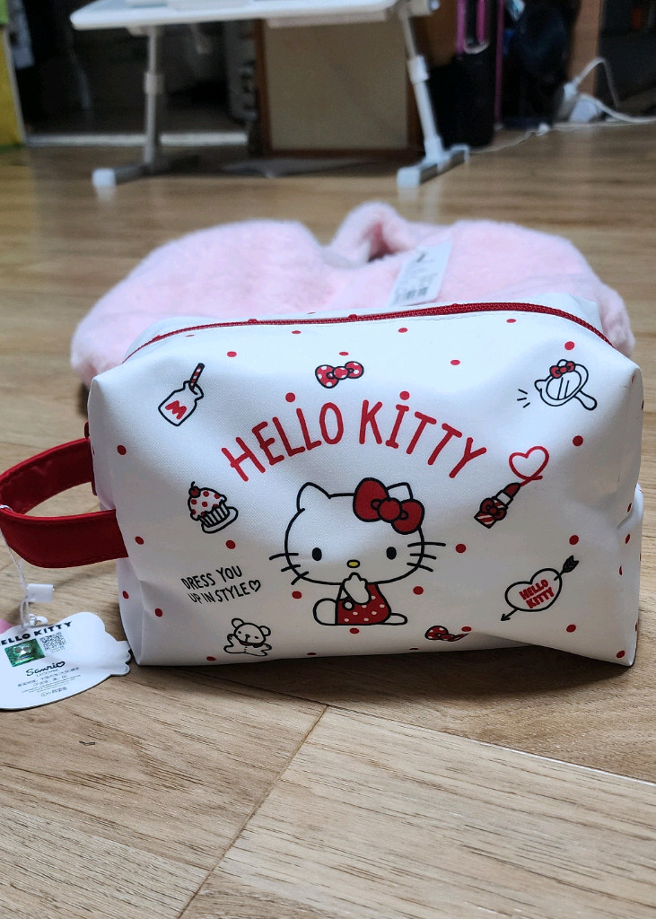 헬로키티뽀글이숄더+키티파우치+산리오파우치+스누피시장가방/털가방--6