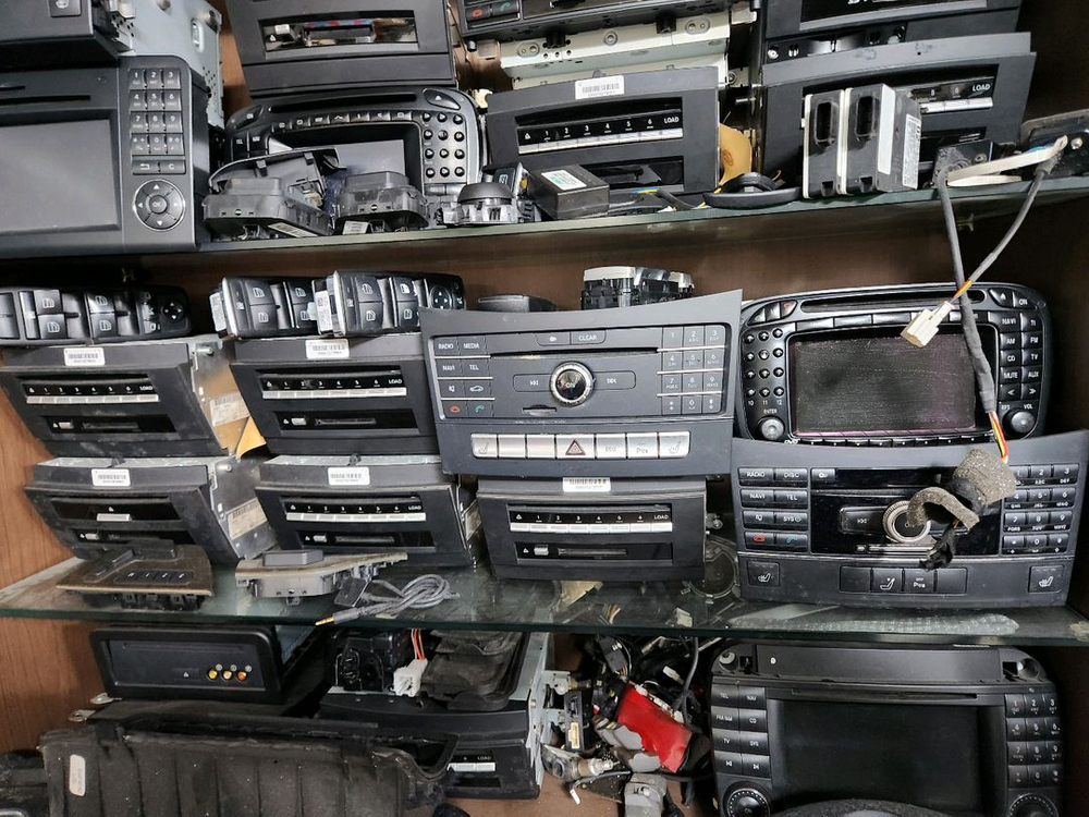 벤츠 전차종 오디오 커맨드 모니터 이미지