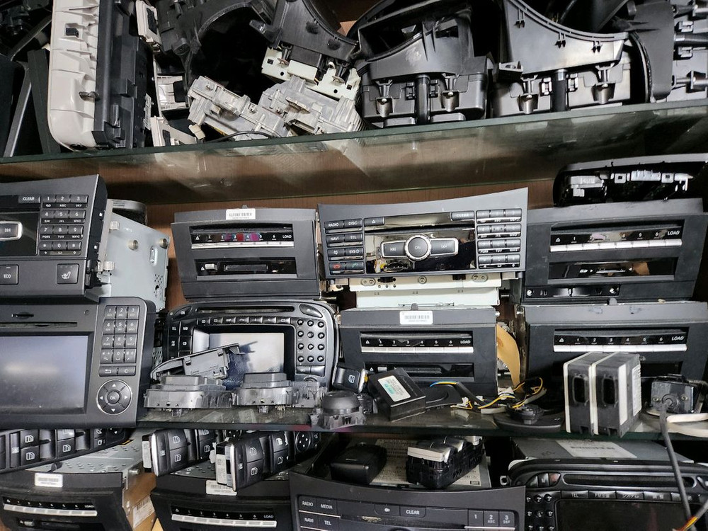 벤츠 전차종 오디오 커맨드 모니터 이미지