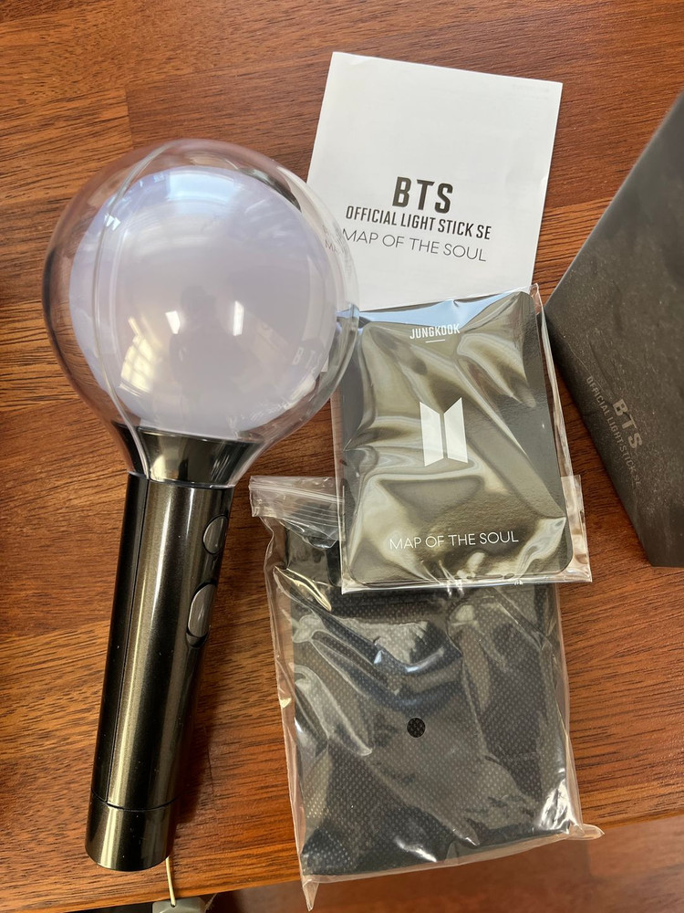 bts 방탄 아미밤 map of the soul 아미밤입니다! (아미밤에 다는 키링까지 포함!) 적상작동되요.--2