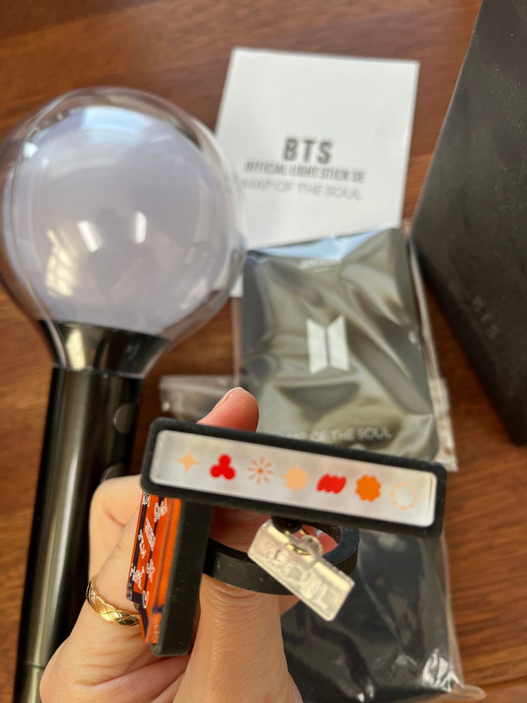 bts 방탄 아미밤 map of the soul 아미밤입니다! (아미밤에 다는 키링까지 포함!) 적상작동되요.--1