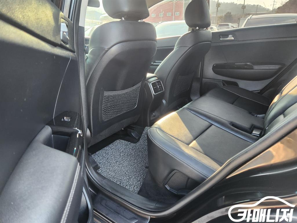 [기아]스포티지 4세대 (QL) 디젤 2.0 2WD 프레스티지 #3월급매 이미지