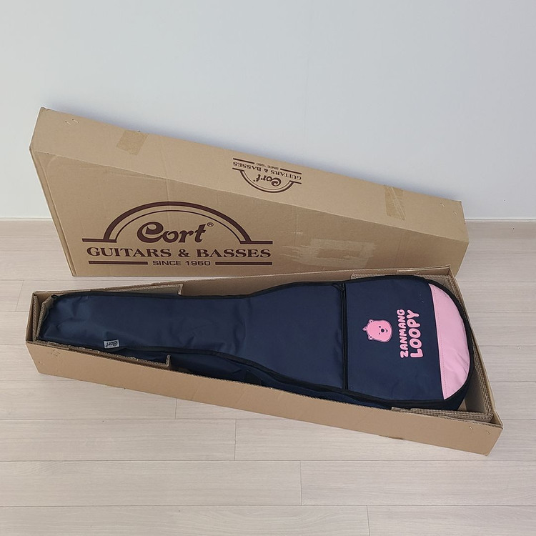 콜트 잔망루피 에디션 어쿠스틱 기타 이미지