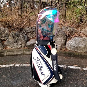 타이틀리스트 골프 캐디백 팝니다.(홀로그램 헤드커버 새제품) 이미지