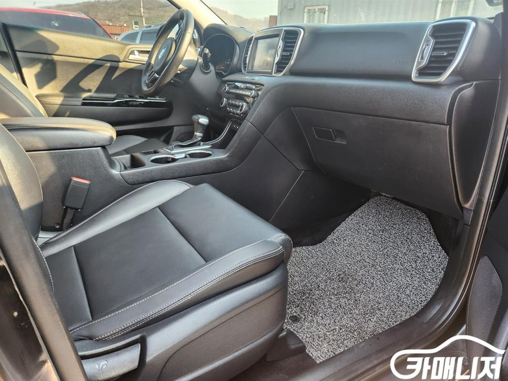 [기아]스포티지 4세대 (QL) 디젤 2.0 2WD 프레스티지 #3월급매 이미지