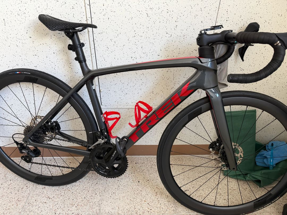 트랙 에몬다sl5 23년식 그레이색상 이미지