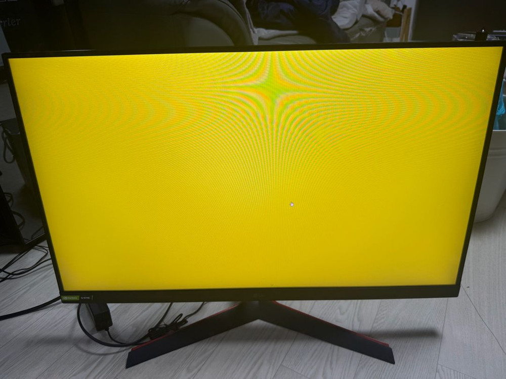 LG 울트라기어 32인치 게이밍모니터 32GN500 팝니다 이미지