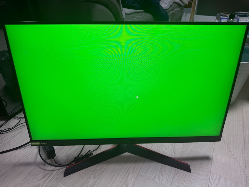 LG 울트라기어 32인치 게이밍모니터 32GN500 팝니다 이미지