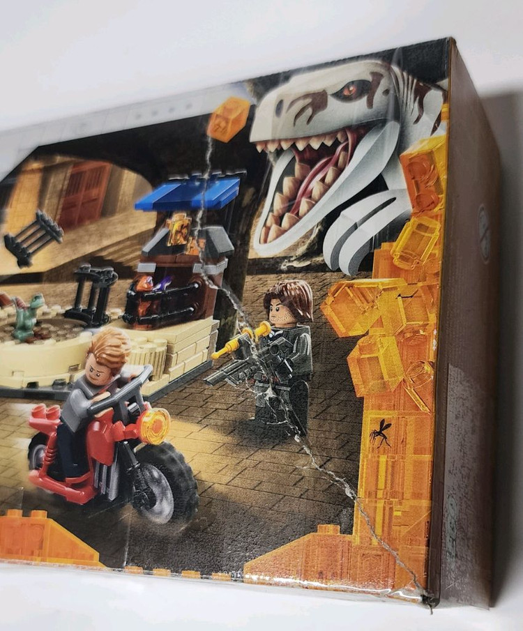 레고 쥬라기월드 76945 아트로시랩터 공룡 오토바이 추격전 중고입니다. 이미지