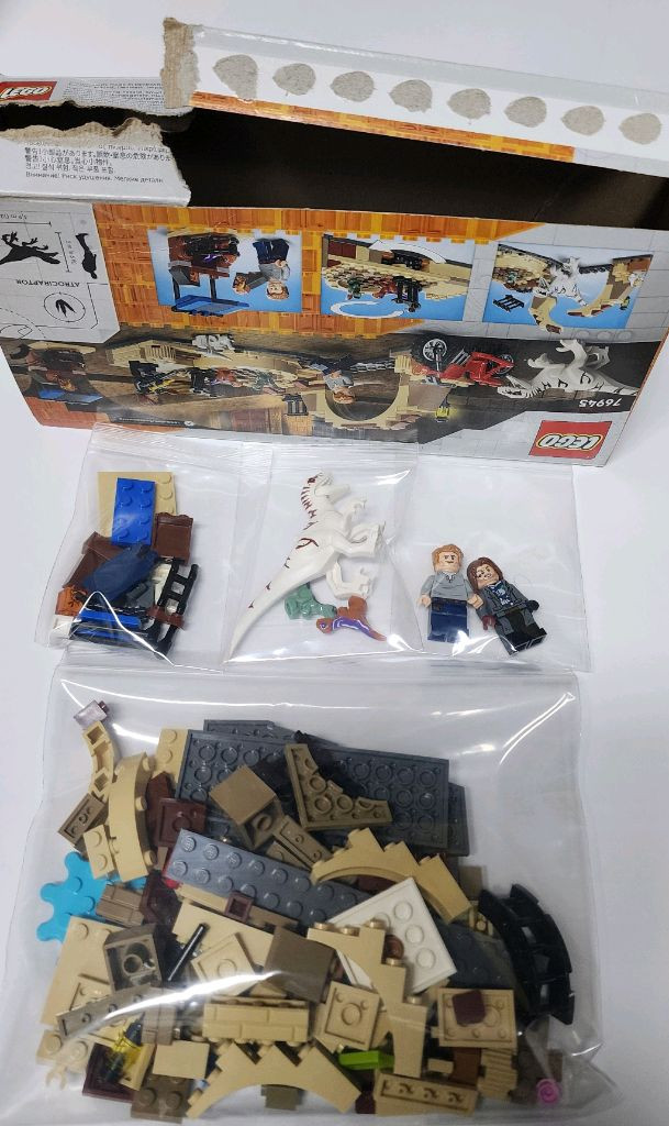 레고 쥬라기월드 76945 아트로시랩터 공룡 오토바이 추격전 중고입니다. 이미지