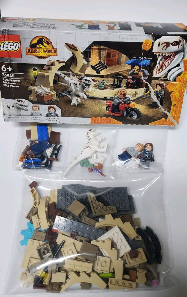 레고 쥬라기월드 76945 아트로시랩터 공룡 오토바이 추격전 중고입니다. 이미지