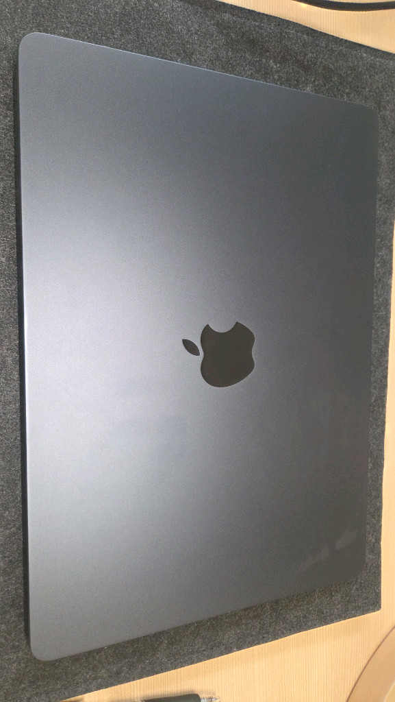 맥북 에어 M1칩 8GB/256GB--10
