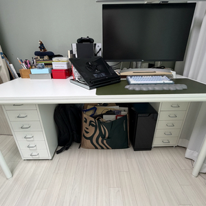 두닷 콰트로 에어 책상