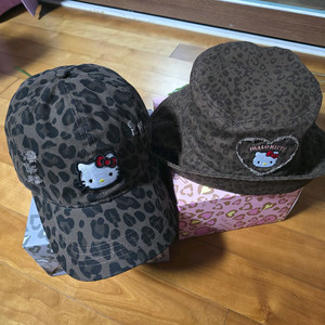 (새상품) 헬로키티 레오파드 캡모자 x 벙거지 모자 이미지