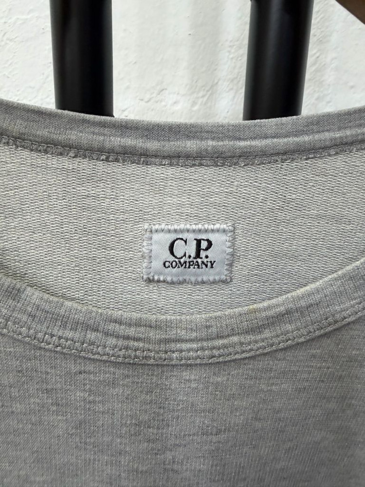매장판정품) CP컴퍼니 21ss 남성 그레이 맨투맨 티셔츠 XXL--4