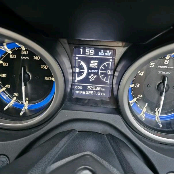 티맥스DX 오토바이 18년식 22000km 아크라구변 판매합니다--6