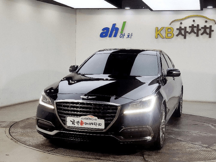 중형 세단 이미지