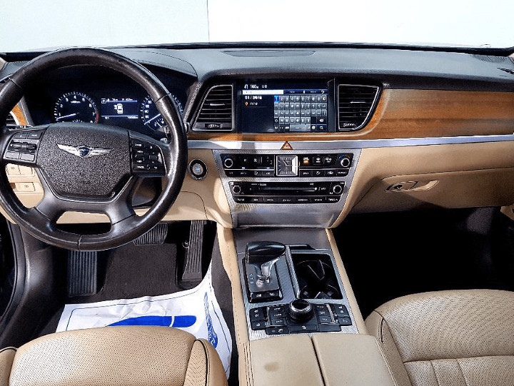 중형 세단 이미지