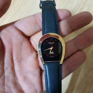셀린느 말굽 여성시계입니다