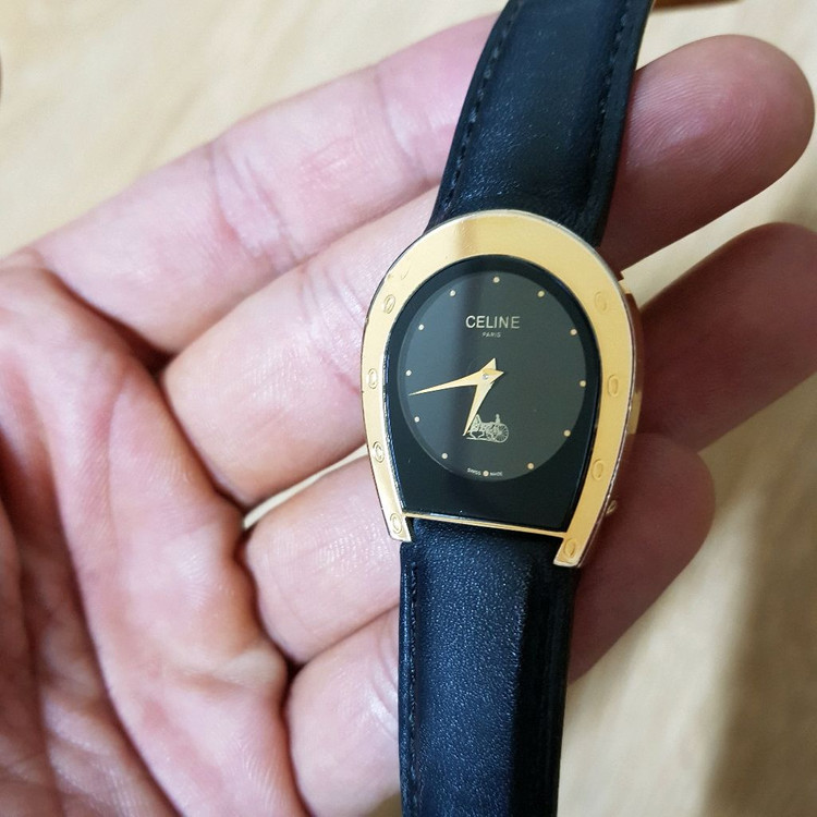셀린느 말굽 여성시계입니다--2