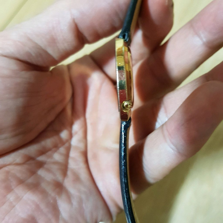 셀린느 말굽 여성시계입니다--4