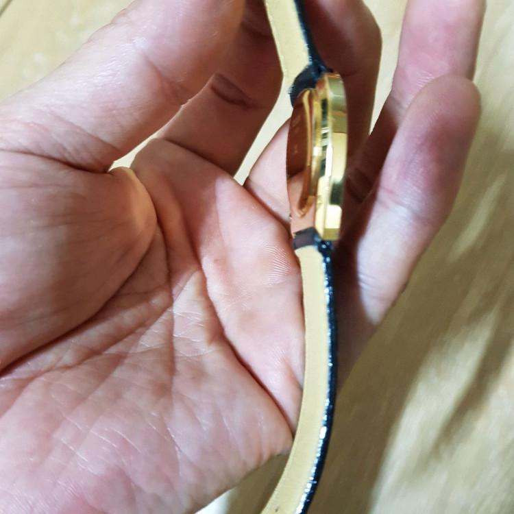 셀린느 말굽 여성시계입니다--5