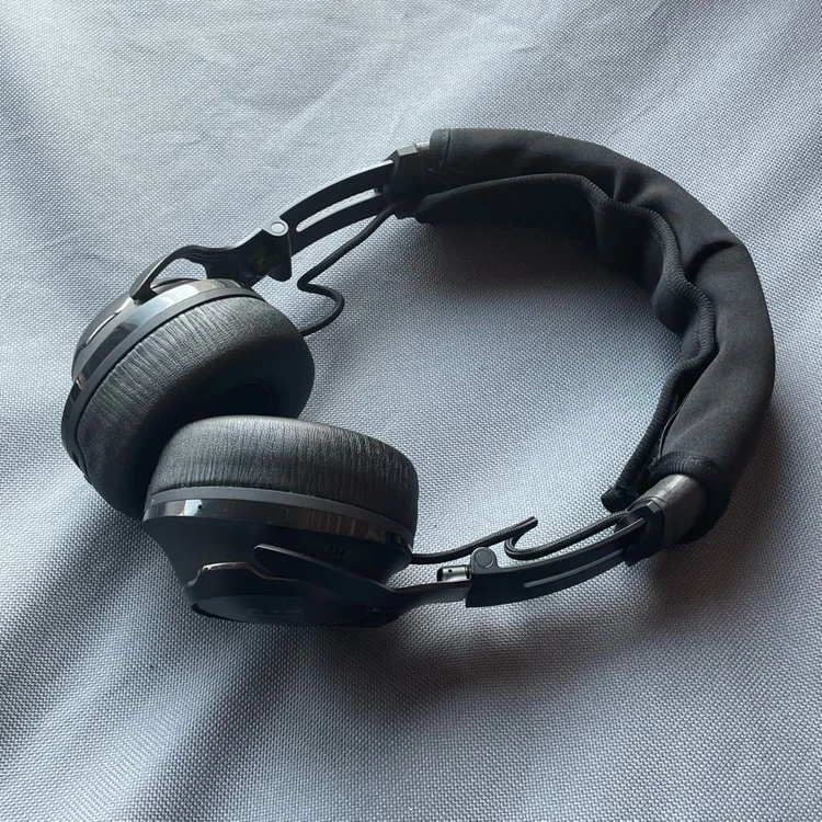 jbl club 700bt 헤드폰 이미지