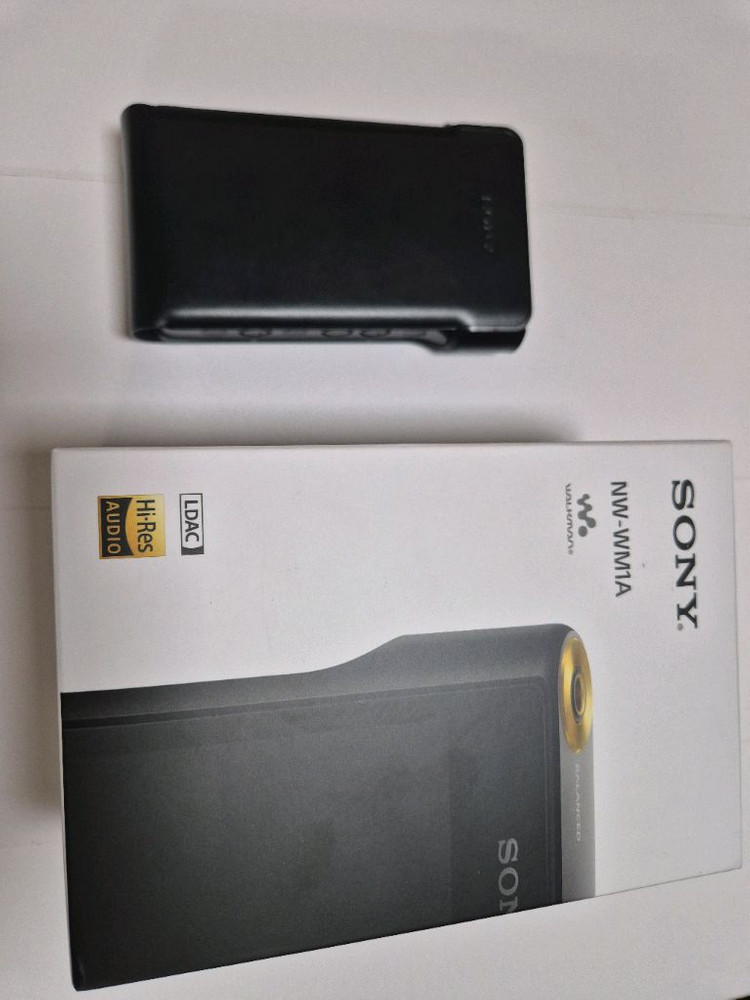 소니 워크맨 NW-WM1A 흑덩이 DAP 플레이어 128GB 풀박스 신품급 팝니다.--1