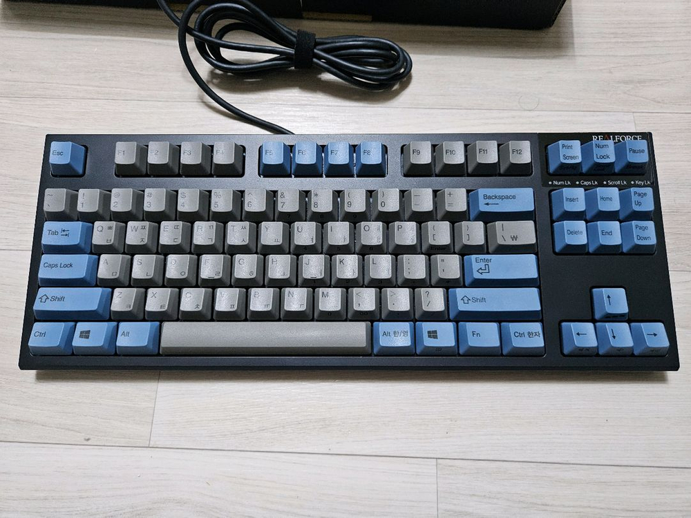 리얼포스 R2 TKL APC 저소음 45g 균등 토프레 무접점키보드 이미지