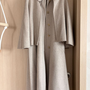 11am 위러브 울캐시미어 베스트케이프롱코트 베이지 오르 드주이 오뮤 매니모어몽 쎄모먼 마이아이코 라밤바룸 이미지
