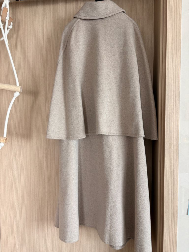 11am 위러브 울캐시미어 베스트케이프롱코트 베이지 오르 드주이 오뮤 매니모어몽 쎄모먼 마이아이코 라밤바룸 이미지