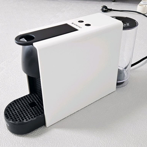 네스프레소 에센자 미니 화이트 커피머신 (택포)