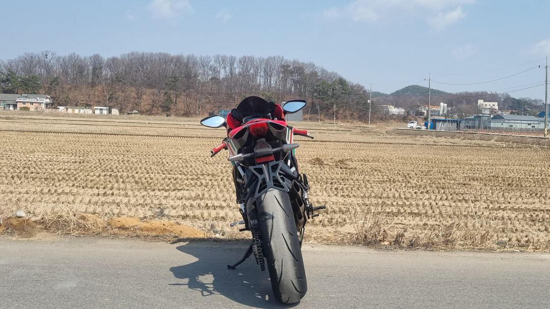 mv아구스타 f3r 23년식/2천키로/급매--5