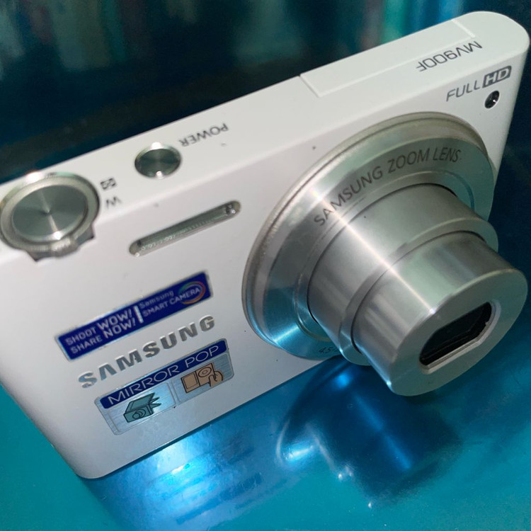 삼성 미러팝 MV900F 화이트 디카 이미지