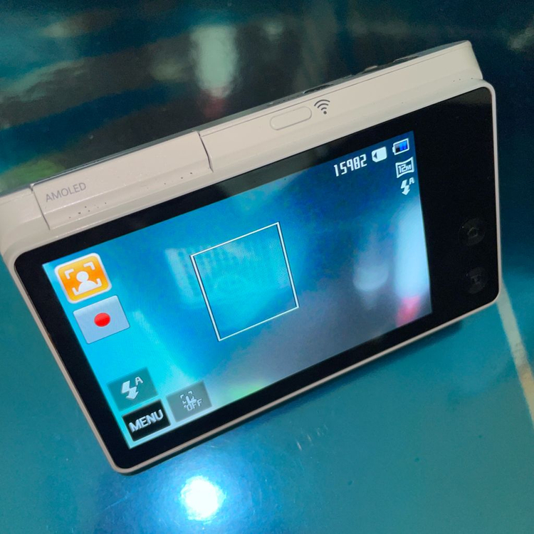 삼성 미러팝 MV900F 화이트 디카 이미지