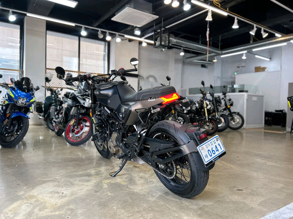 스바르트필렌401 22년 2.9만 경정비완료 무사고차량--5