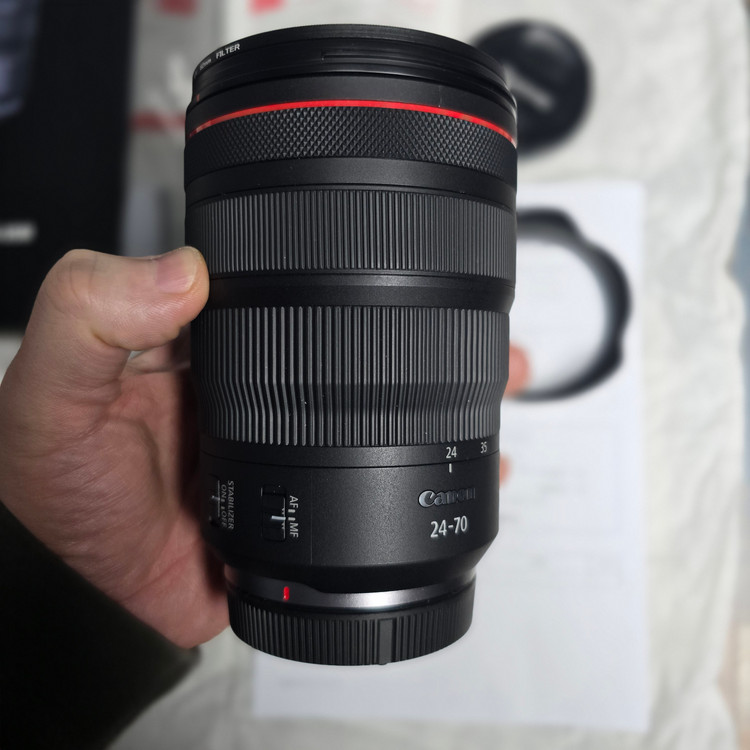 캐논 Canon RF 24-70mm F2.8 L IS USM (풀박+카메라가방)--3