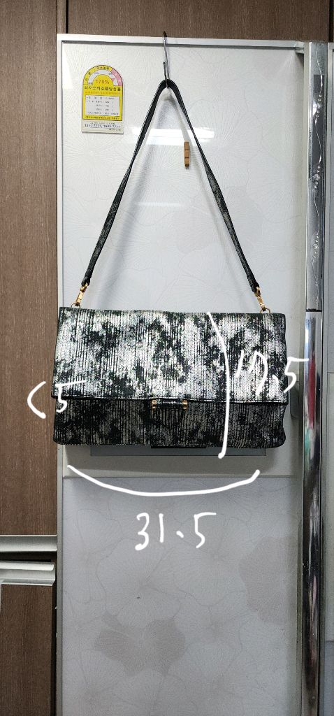 쿠론 클러치겸 숄더백 이미지