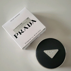 프라다 리빌 메쉬 쿠션 블랙 LC5 색상 판매해요~새상품