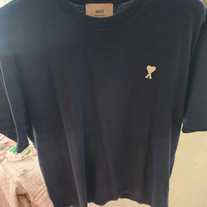 25시즌 신상 아미 네이비 반팔 팝니다.