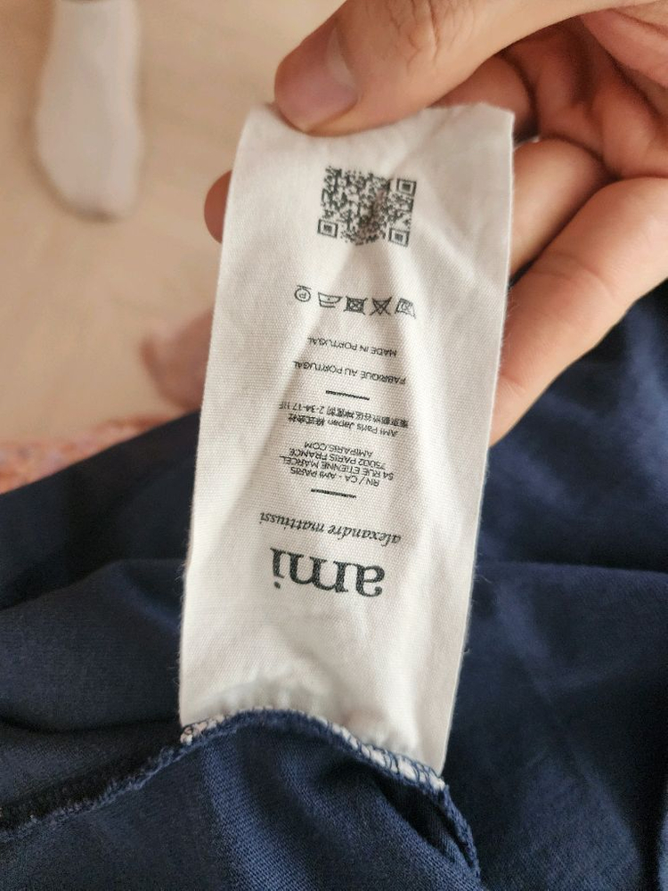 25시즌 신상 아미 네이비 반팔 팝니다.--6