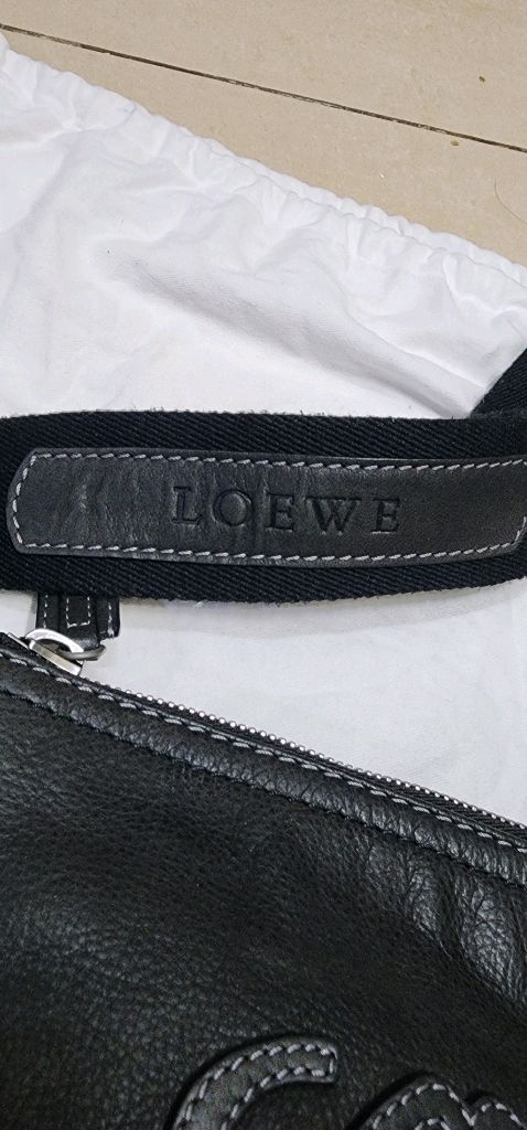 로에베 LOEWE 누벅레더 크로스백 이미지