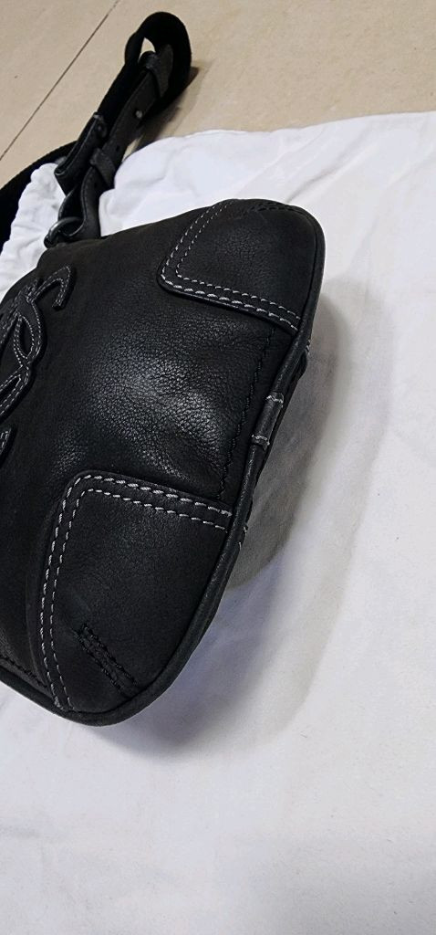 로에베 LOEWE 누벅레더 크로스백 이미지