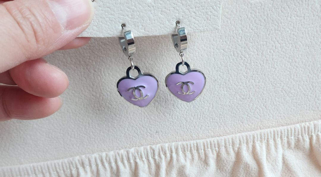 샤 달랑이귀걸이 하트 드롭귀걸이 (새상품)--1