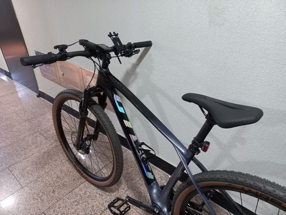 [상태최상] 첼로 크로노50 풀카본 MTB 자전거 [255만원>>>145만원]+20만원 상당 액세서리 증정 이미지