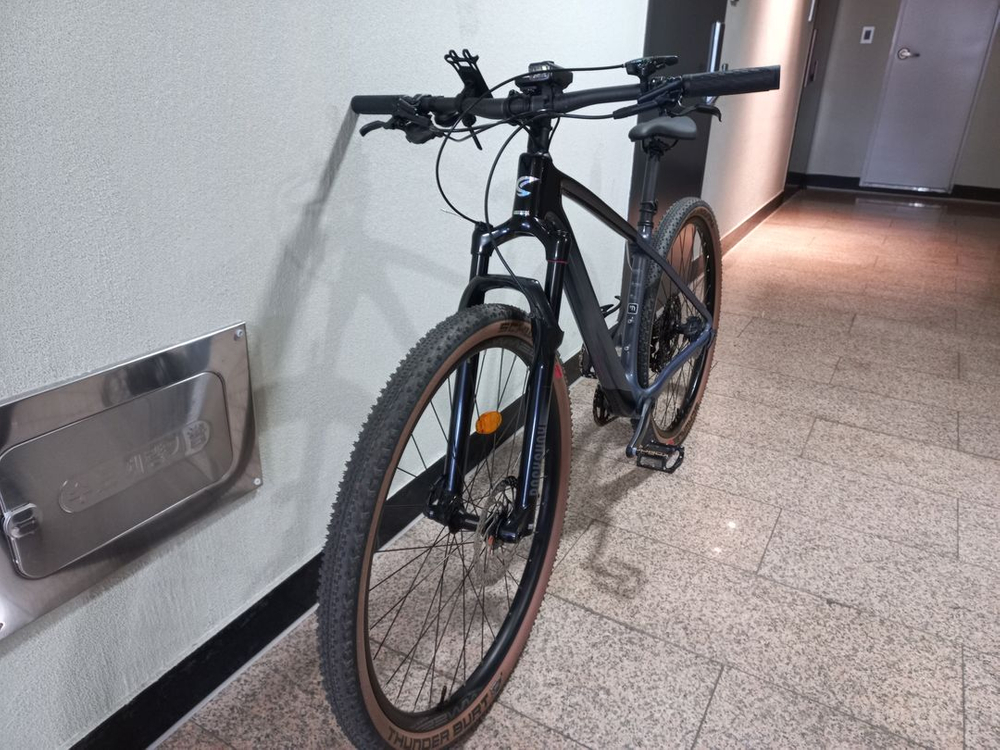 [상태최상] 첼로 크로노50 풀카본 MTB 자전거 [255만원>>>145만원]+20만원 상당 액세서리 증정 이미지