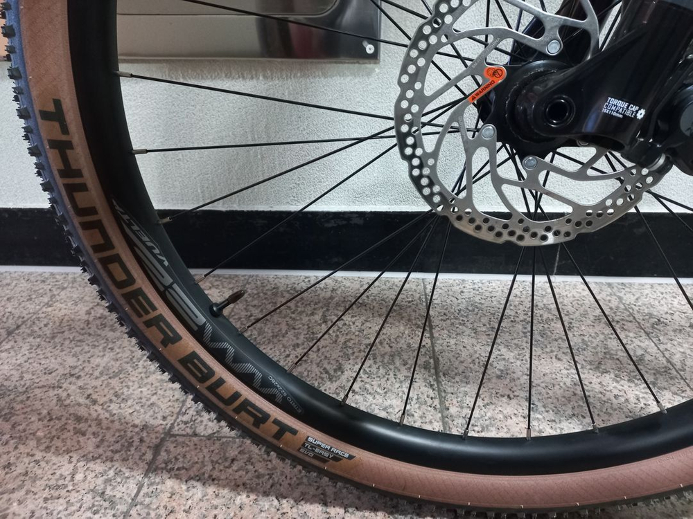 [상태최상] 첼로 크로노50 풀카본 MTB 자전거 [255만원>>>145만원]+20만원 상당 액세서리 증정 이미지