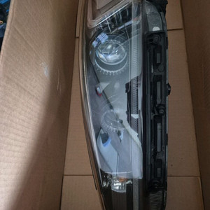 올뉴 k7헤드라이트 운전석 HID라이트 이미지