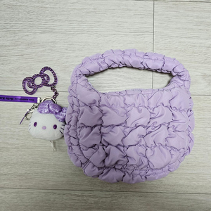 COS 코스 구름백 마이크로 토트백 연보라 & 키티 키링 이미지