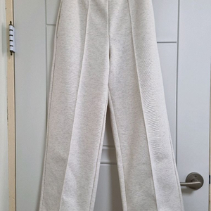 유니클로여성팬츠 M사이즈 스웨트트레이닝팬츠 (새상태택달림)